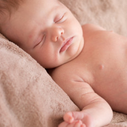 Photo bébé nouveau né naissance nourrisson