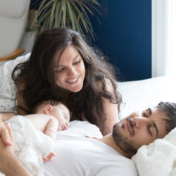 Photo bébé nouveau né naissance nourrisson